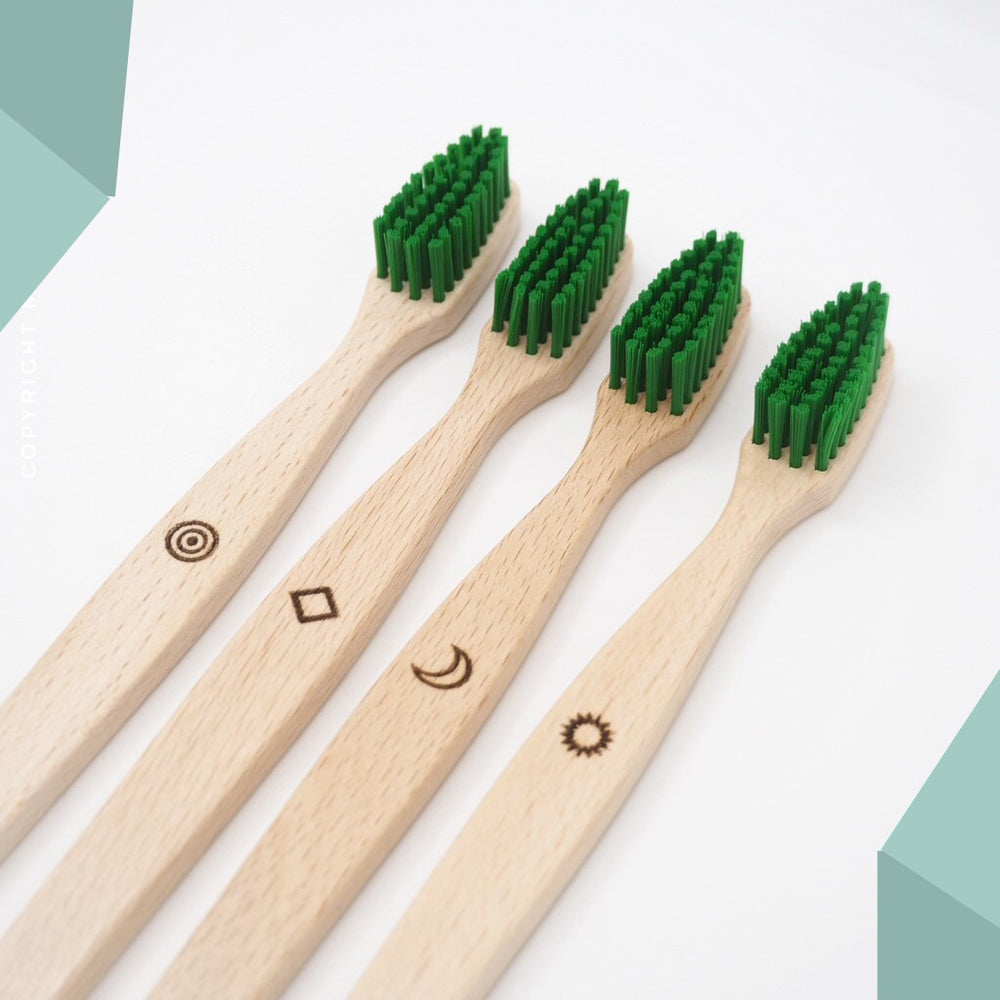 Pack de 4 brosses à dents en hêtre - Adulte souple ou médium